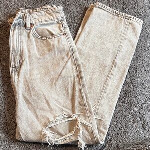 H&M Light Wash Straight Leg Jeans with Distressed Knee